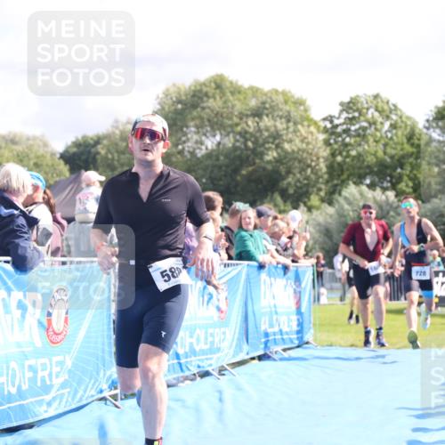 25.08.2024 - Elbe Triathlon Hamburg H.Heesch http://msf.ph/oto/6885771 25.08.2024 11:25:13 Ziel 128, 582, 588, 685, 728, 797, 1600 meine-sportfotos.de