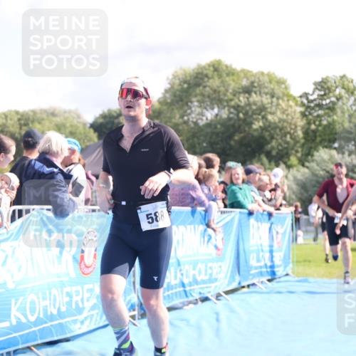 25.08.2024 - Elbe Triathlon Hamburg H.Heesch http://msf.ph/oto/6885777 25.08.2024 11:25:13 Ziel 128, 582, 588, 685, 728, 797, 1600 meine-sportfotos.de