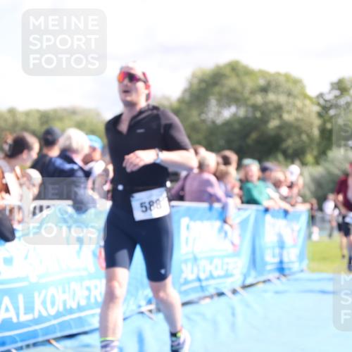 25.08.2024 - Elbe Triathlon Hamburg H.Heesch http://msf.ph/oto/6885781 25.08.2024 11:25:13 Ziel 128, 582, 588, 685, 728, 797, 1600 meine-sportfotos.de