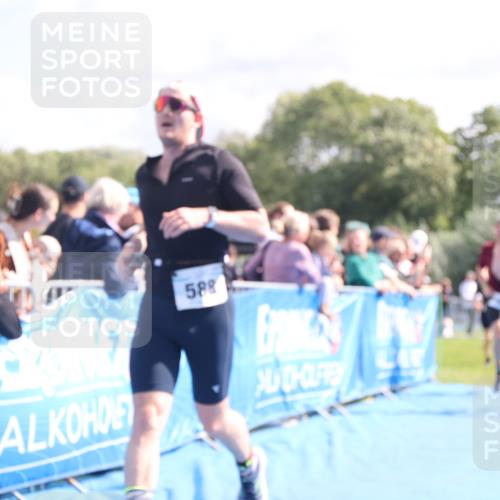 25.08.2024 - Elbe Triathlon Hamburg H.Heesch http://msf.ph/oto/6885783 25.08.2024 11:25:13 Ziel 128, 582, 588, 685, 728, 797, 1600 meine-sportfotos.de