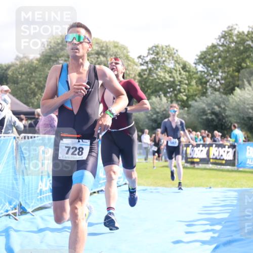 25.08.2024 - Elbe Triathlon Hamburg H.Heesch http://msf.ph/oto/6885797 25.08.2024 11:25:15 Ziel 128, 582, 588, 685, 728, 797, 1600 meine-sportfotos.de