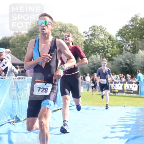 25.08.2024 - Elbe Triathlon Hamburg H.Heesch http://msf.ph/oto/6885799 25.08.2024 11:25:15 Ziel 128, 582, 588, 685, 728, 797, 1600 meine-sportfotos.de