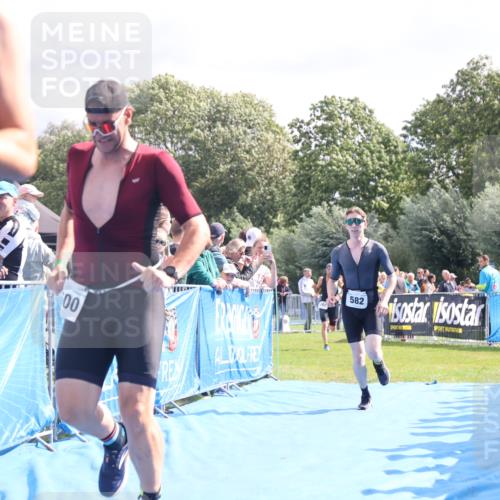 25.08.2024 - Elbe Triathlon Hamburg H.Heesch http://msf.ph/oto/6885807 25.08.2024 11:25:15 Ziel 128, 582, 588, 685, 728, 797, 1600 meine-sportfotos.de