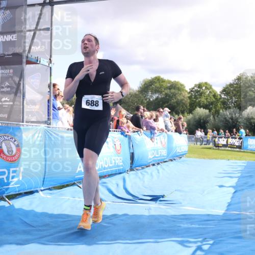 25.08.2024 - Elbe Triathlon Hamburg H.Heesch http://msf.ph/oto/6885814 25.08.2024 11:32:30 Ziel 374, 688 meine-sportfotos.de