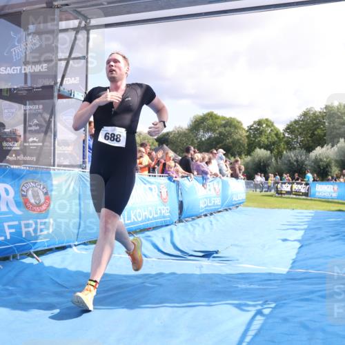 25.08.2024 - Elbe Triathlon Hamburg H.Heesch http://msf.ph/oto/6885817 25.08.2024 11:32:30 Ziel 374, 688 meine-sportfotos.de
