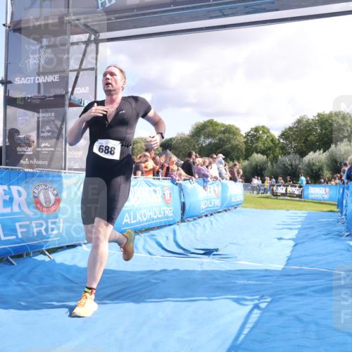 25.08.2024 - Elbe Triathlon Hamburg H.Heesch http://msf.ph/oto/6885819 25.08.2024 11:32:30 Ziel 374, 688 meine-sportfotos.de