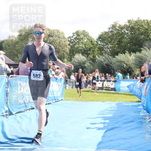 25.08.2024 - Elbe Triathlon Hamburg H.Heesch http://msf.ph/oto/6885820 25.08.2024 11:25:17 Ziel 582, 588, 685, 728, 797, 1600 meine-sportfotos.de