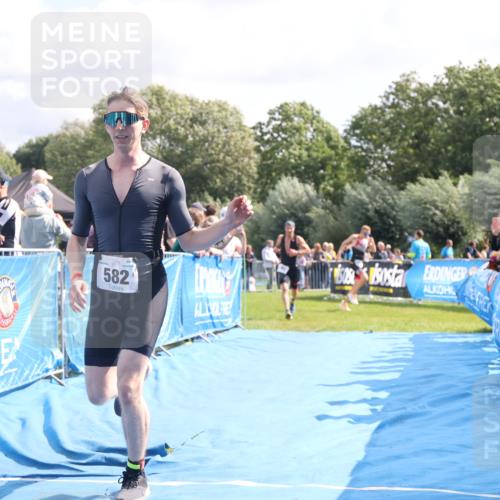 25.08.2024 - Elbe Triathlon Hamburg H.Heesch http://msf.ph/oto/6885825 25.08.2024 11:25:17 Ziel 582, 588, 685, 728, 797, 1600 meine-sportfotos.de