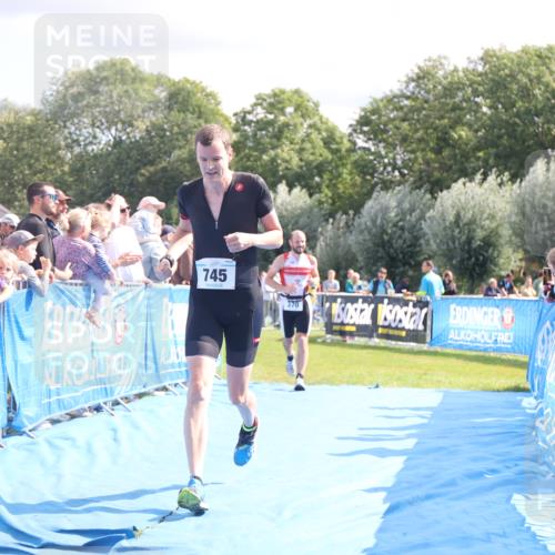 25.08.2024 - Elbe Triathlon Hamburg H.Heesch http://msf.ph/oto/6885826 25.08.2024 11:32:38 Ziel 370, 745 meine-sportfotos.de