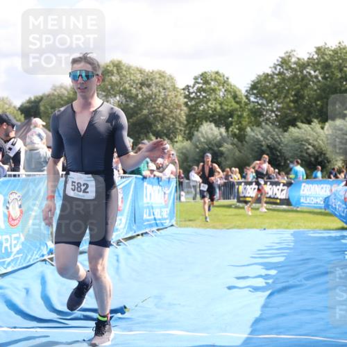 25.08.2024 - Elbe Triathlon Hamburg H.Heesch http://msf.ph/oto/6885827 25.08.2024 11:25:17 Ziel 582, 588, 685, 728, 797, 1600 meine-sportfotos.de