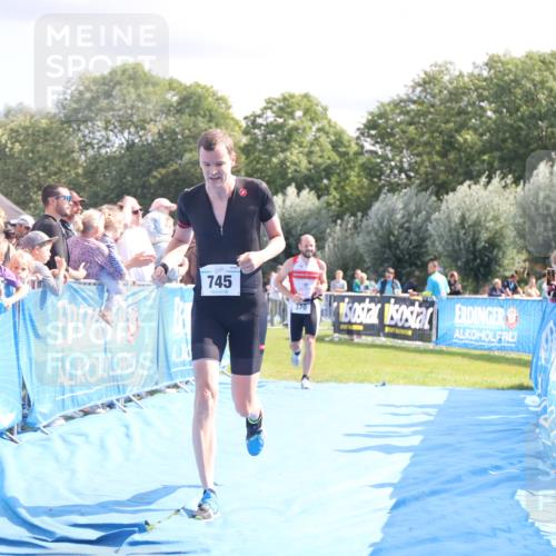 25.08.2024 - Elbe Triathlon Hamburg H.Heesch http://msf.ph/oto/6885828 25.08.2024 11:32:38 Ziel 370, 745 meine-sportfotos.de