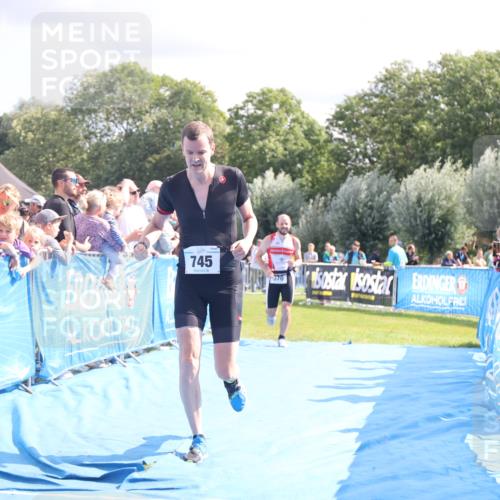 25.08.2024 - Elbe Triathlon Hamburg H.Heesch http://msf.ph/oto/6885830 25.08.2024 11:32:38 Ziel 370, 745 meine-sportfotos.de