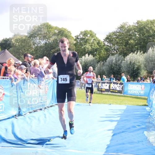 25.08.2024 - Elbe Triathlon Hamburg H.Heesch http://msf.ph/oto/6885832 25.08.2024 11:32:38 Ziel 370, 745 meine-sportfotos.de