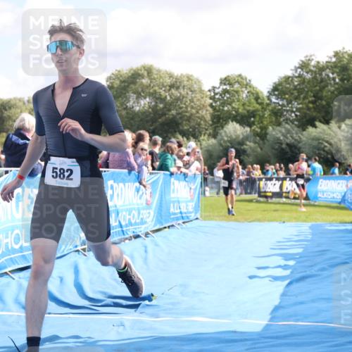 25.08.2024 - Elbe Triathlon Hamburg H.Heesch http://msf.ph/oto/6885835 25.08.2024 11:25:17 Ziel 582, 588, 685, 728, 797, 1600 meine-sportfotos.de