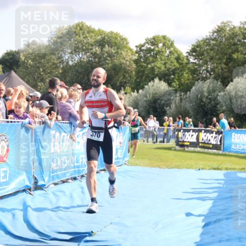 25.08.2024 - Elbe Triathlon Hamburg H.Heesch http://msf.ph/oto/6885856 25.08.2024 11:32:40 Ziel 370, 745 meine-sportfotos.de