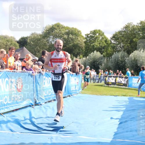25.08.2024 - Elbe Triathlon Hamburg H.Heesch http://msf.ph/oto/6885868 25.08.2024 11:32:41 Ziel 370, 745 meine-sportfotos.de