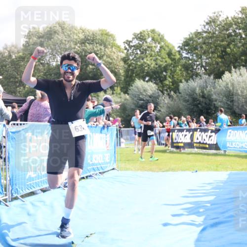 25.08.2024 - Elbe Triathlon Hamburg H.Heesch http://msf.ph/oto/6885869 25.08.2024 11:25:31 Ziel 636, 684 meine-sportfotos.de