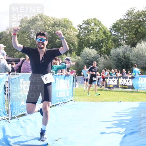 25.08.2024 - Elbe Triathlon Hamburg H.Heesch http://msf.ph/oto/6885870 25.08.2024 11:25:31 Ziel 636, 684 meine-sportfotos.de
