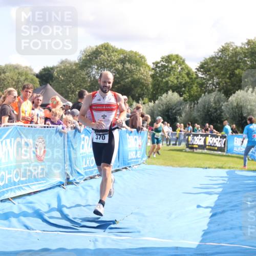 25.08.2024 - Elbe Triathlon Hamburg H.Heesch http://msf.ph/oto/6885871 25.08.2024 11:32:41 Ziel 370, 745 meine-sportfotos.de