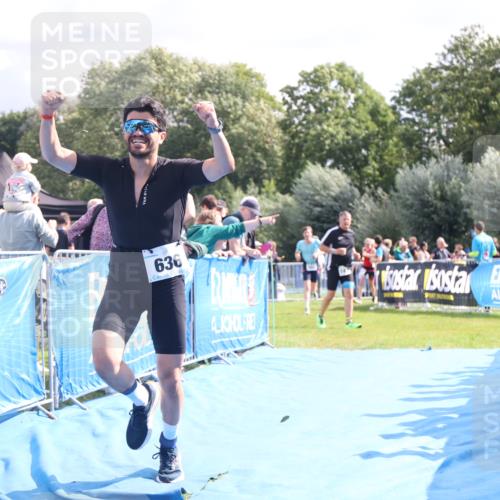 25.08.2024 - Elbe Triathlon Hamburg H.Heesch http://msf.ph/oto/6885873 25.08.2024 11:25:31 Ziel 636, 684 meine-sportfotos.de
