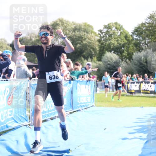 25.08.2024 - Elbe Triathlon Hamburg H.Heesch http://msf.ph/oto/6885876 25.08.2024 11:25:32 Ziel 636, 684 meine-sportfotos.de