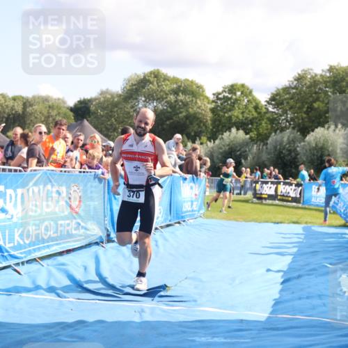 25.08.2024 - Elbe Triathlon Hamburg H.Heesch http://msf.ph/oto/6885877 25.08.2024 11:32:41 Ziel 370, 745 meine-sportfotos.de
