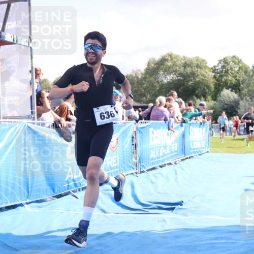 25.08.2024 - Elbe Triathlon Hamburg H.Heesch http://msf.ph/oto/6885889 25.08.2024 11:25:32 Ziel 636, 684 meine-sportfotos.de