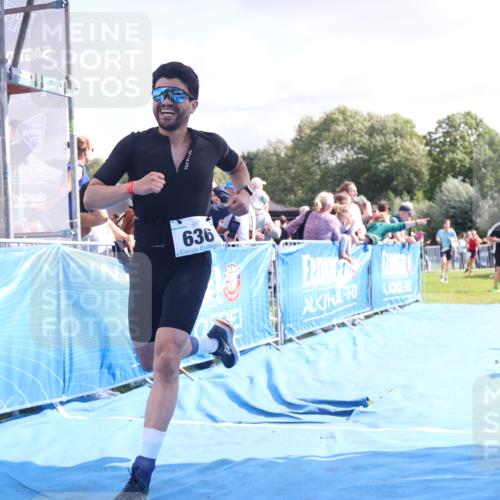 25.08.2024 - Elbe Triathlon Hamburg H.Heesch http://msf.ph/oto/6885891 25.08.2024 11:25:32 Ziel 636, 684 meine-sportfotos.de