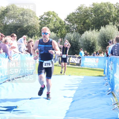 25.08.2024 - Elbe Triathlon Hamburg H.Heesch http://msf.ph/oto/6885901 25.08.2024 11:32:49 Ziel 279, 370, 407 meine-sportfotos.de