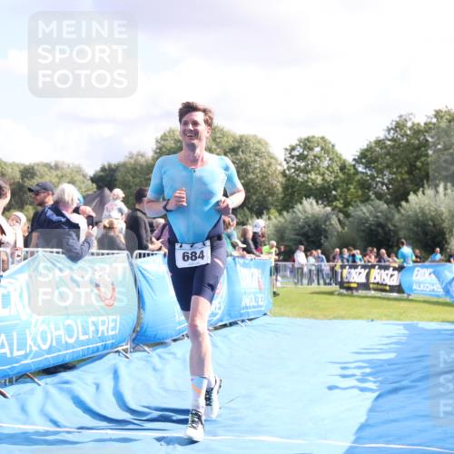 25.08.2024 - Elbe Triathlon Hamburg H.Heesch http://msf.ph/oto/6885902 25.08.2024 11:25:38 Ziel 636, 684 meine-sportfotos.de