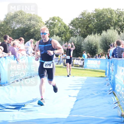 25.08.2024 - Elbe Triathlon Hamburg H.Heesch http://msf.ph/oto/6885907 25.08.2024 11:32:50 Ziel 279, 407 meine-sportfotos.de