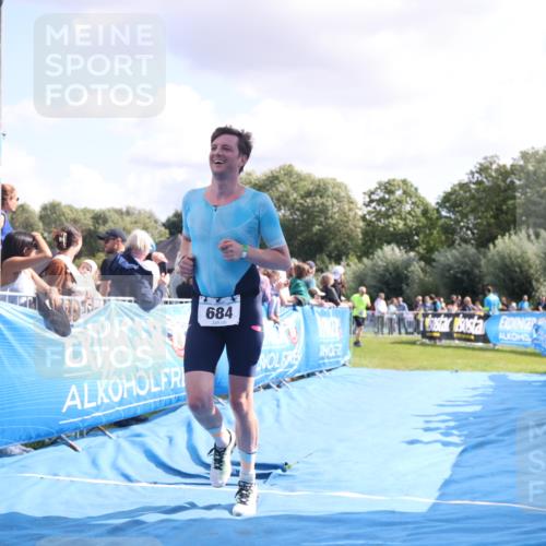 25.08.2024 - Elbe Triathlon Hamburg H.Heesch http://msf.ph/oto/6885912 25.08.2024 11:25:39 Ziel 529, 636, 684 meine-sportfotos.de