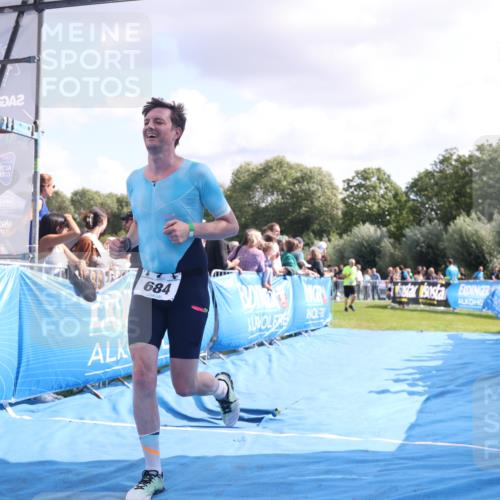 25.08.2024 - Elbe Triathlon Hamburg H.Heesch http://msf.ph/oto/6885922 25.08.2024 11:25:39 Ziel 529, 636, 684 meine-sportfotos.de