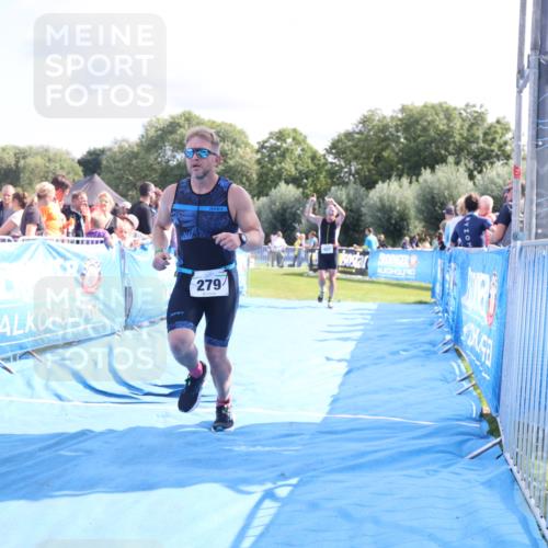 25.08.2024 - Elbe Triathlon Hamburg H.Heesch http://msf.ph/oto/6885925 25.08.2024 11:32:50 Ziel 279, 407 meine-sportfotos.de