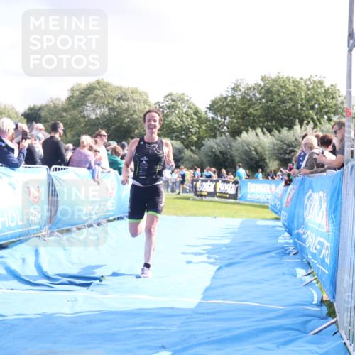 25.08.2024 - Elbe Triathlon Hamburg H.Heesch http://msf.ph/oto/6885991 25.08.2024 11:25:46 Ziel 529 meine-sportfotos.de