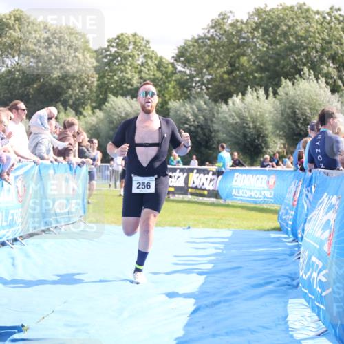 25.08.2024 - Elbe Triathlon Hamburg H.Heesch http://msf.ph/oto/6885994 25.08.2024 11:33:00 Ziel 256, 407, 737 meine-sportfotos.de