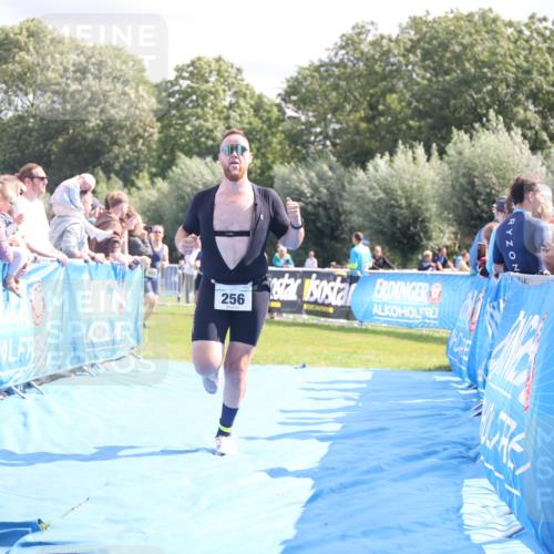 25.08.2024 - Elbe Triathlon Hamburg H.Heesch http://msf.ph/oto/6885996 25.08.2024 11:33:00 Ziel 256, 407, 737 meine-sportfotos.de