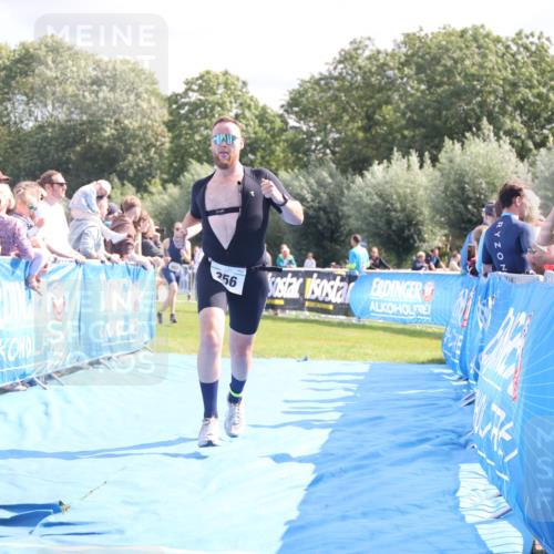 25.08.2024 - Elbe Triathlon Hamburg H.Heesch http://msf.ph/oto/6886000 25.08.2024 11:33:00 Ziel 256, 407, 737 meine-sportfotos.de