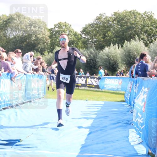25.08.2024 - Elbe Triathlon Hamburg H.Heesch http://msf.ph/oto/6886003 25.08.2024 11:33:00 Ziel 256, 407, 737 meine-sportfotos.de