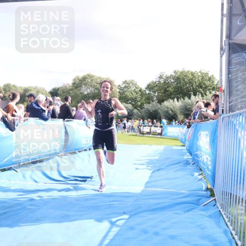 25.08.2024 - Elbe Triathlon Hamburg H.Heesch http://msf.ph/oto/6886005 25.08.2024 11:25:47 Ziel 529 meine-sportfotos.de