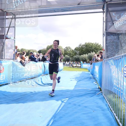 25.08.2024 - Elbe Triathlon Hamburg H.Heesch http://msf.ph/oto/6886016 25.08.2024 11:25:47 Ziel 529 meine-sportfotos.de