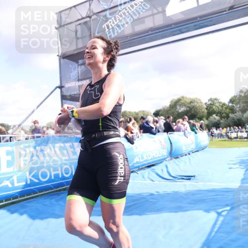 25.08.2024 - Elbe Triathlon Hamburg H.Heesch http://msf.ph/oto/6886057 25.08.2024 11:25:48 Ziel 529, 584, 621 meine-sportfotos.de