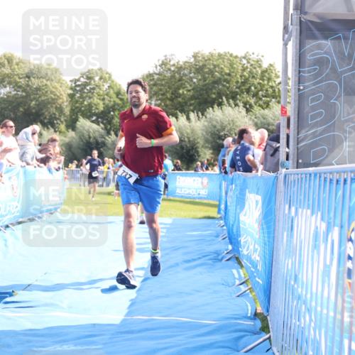 25.08.2024 - Elbe Triathlon Hamburg H.Heesch http://msf.ph/oto/6886058 25.08.2024 11:33:07 Ziel 256, 708, 737, 763 meine-sportfotos.de