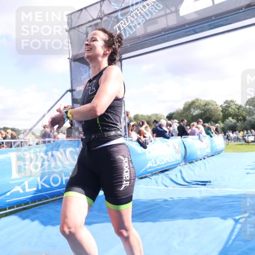 25.08.2024 - Elbe Triathlon Hamburg H.Heesch http://msf.ph/oto/6886059 25.08.2024 11:25:48 Ziel 529, 584, 621 meine-sportfotos.de