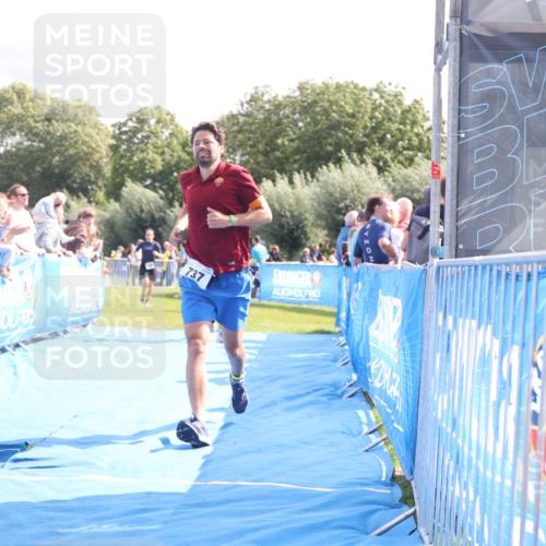 25.08.2024 - Elbe Triathlon Hamburg H.Heesch http://msf.ph/oto/6886060 25.08.2024 11:33:07 Ziel 256, 708, 737, 763 meine-sportfotos.de