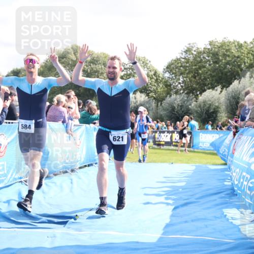 25.08.2024 - Elbe Triathlon Hamburg H.Heesch http://msf.ph/oto/6886078 25.08.2024 11:25:56 Ziel 175, 281, 409, 584, 596, 621, 694 meine-sportfotos.de