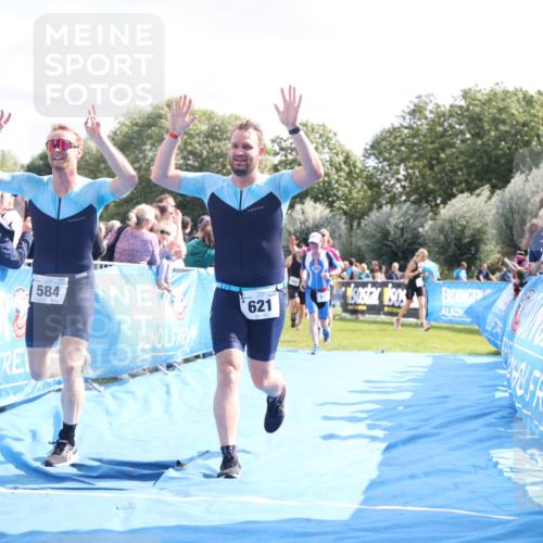 25.08.2024 - Elbe Triathlon Hamburg H.Heesch http://msf.ph/oto/6886082 25.08.2024 11:25:56 Ziel 175, 281, 409, 584, 596, 621, 694 meine-sportfotos.de