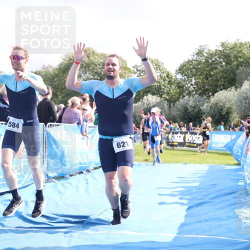 25.08.2024 - Elbe Triathlon Hamburg H.Heesch http://msf.ph/oto/6886088 25.08.2024 11:25:56 Ziel 175, 281, 409, 584, 596, 621, 694 meine-sportfotos.de