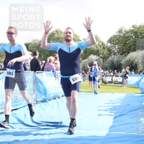 25.08.2024 - Elbe Triathlon Hamburg H.Heesch http://msf.ph/oto/6886092 25.08.2024 11:25:56 Ziel 175, 281, 409, 584, 596, 621, 694 meine-sportfotos.de