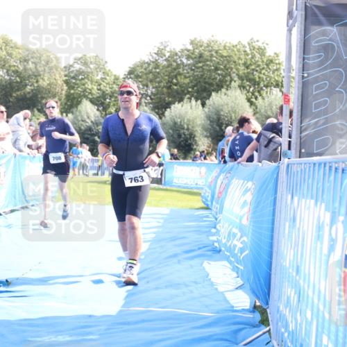 25.08.2024 - Elbe Triathlon Hamburg H.Heesch http://msf.ph/oto/6886095 25.08.2024 11:33:10 Ziel 708, 737, 763 meine-sportfotos.de
